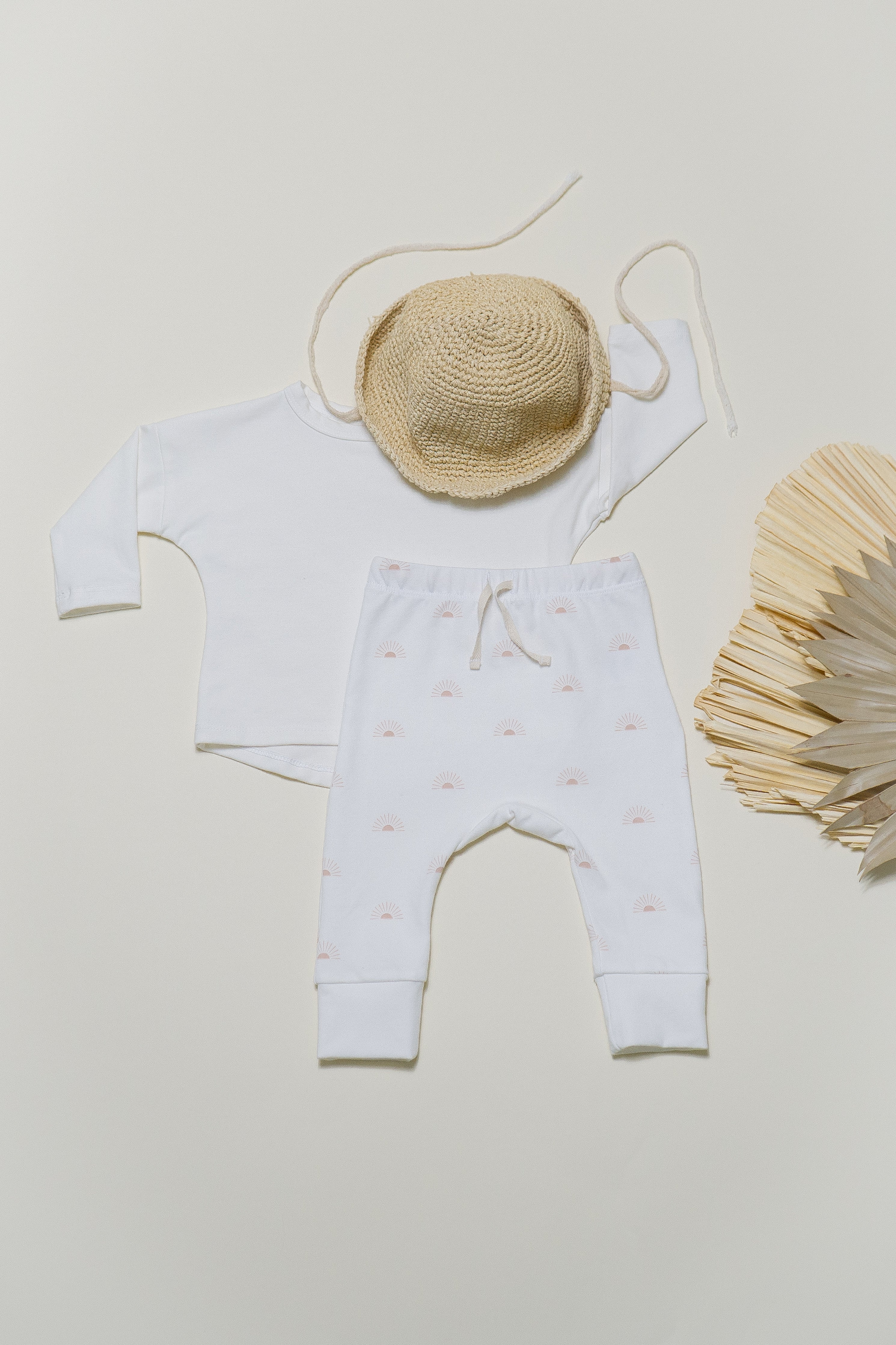 relaxed jogger || sand desert suns